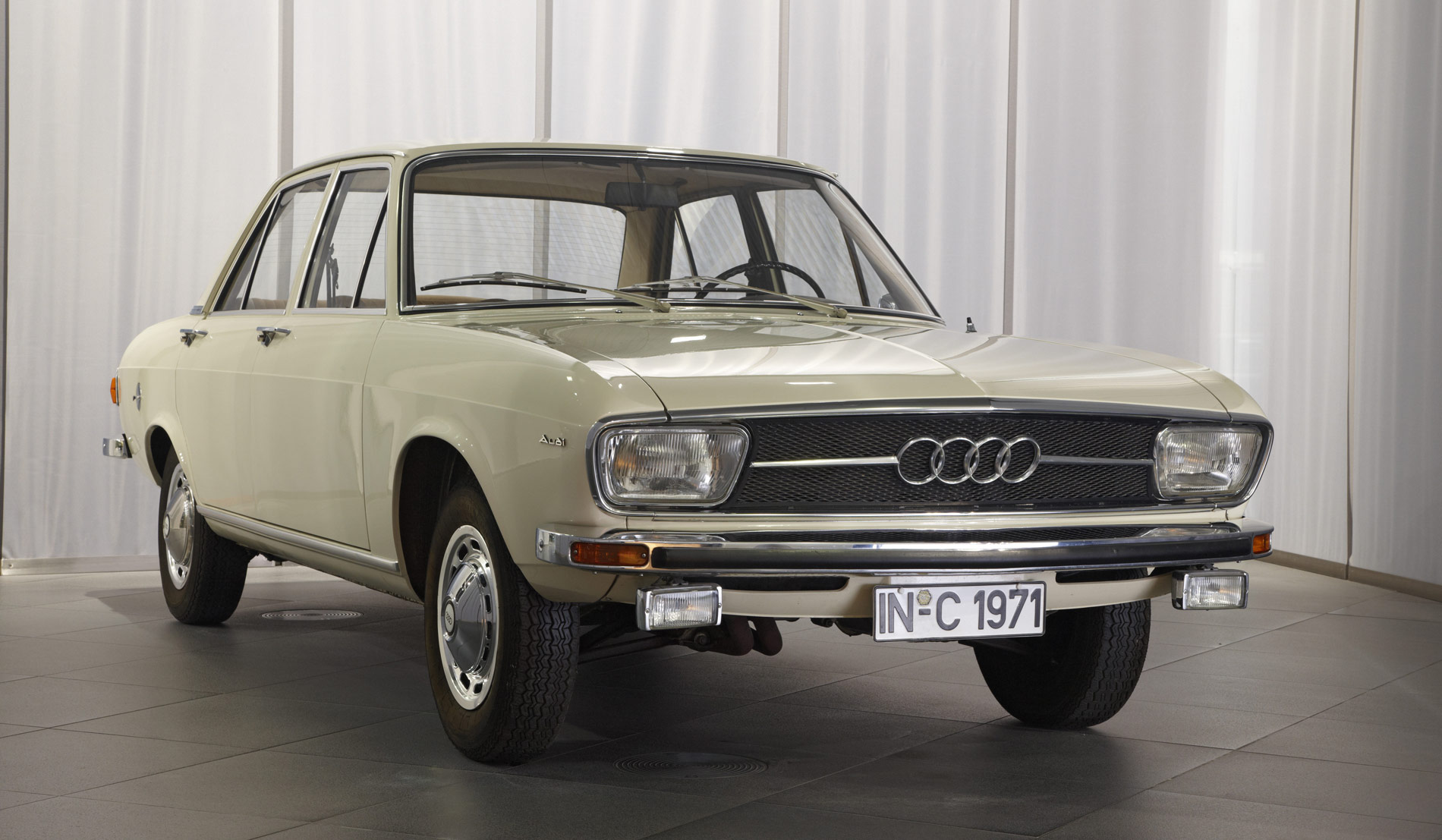 i1141342_audi_100_c1_017